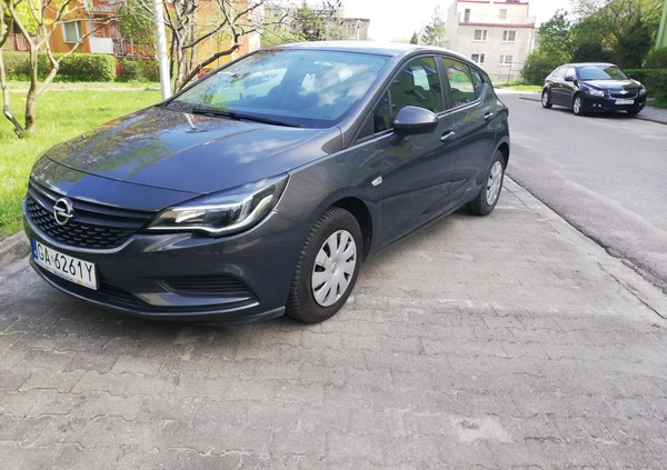 Opel Astra cena 46000 przebieg: 78000, rok produkcji 2016 z Gdynia małe 379